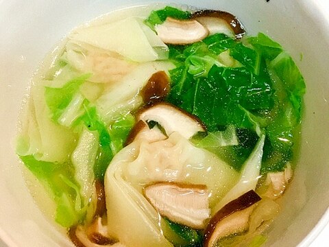 白菜とワンタンの☆簡単中華スープ